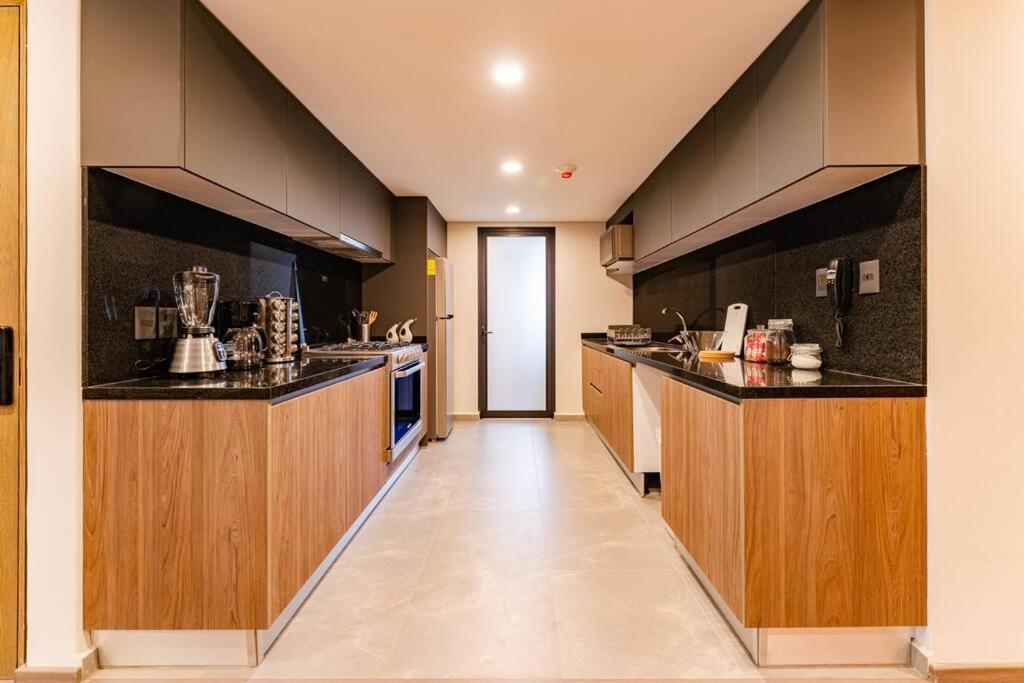Apartment African Vibes, Roof Top/gym, Across Parque Espana Mexico City